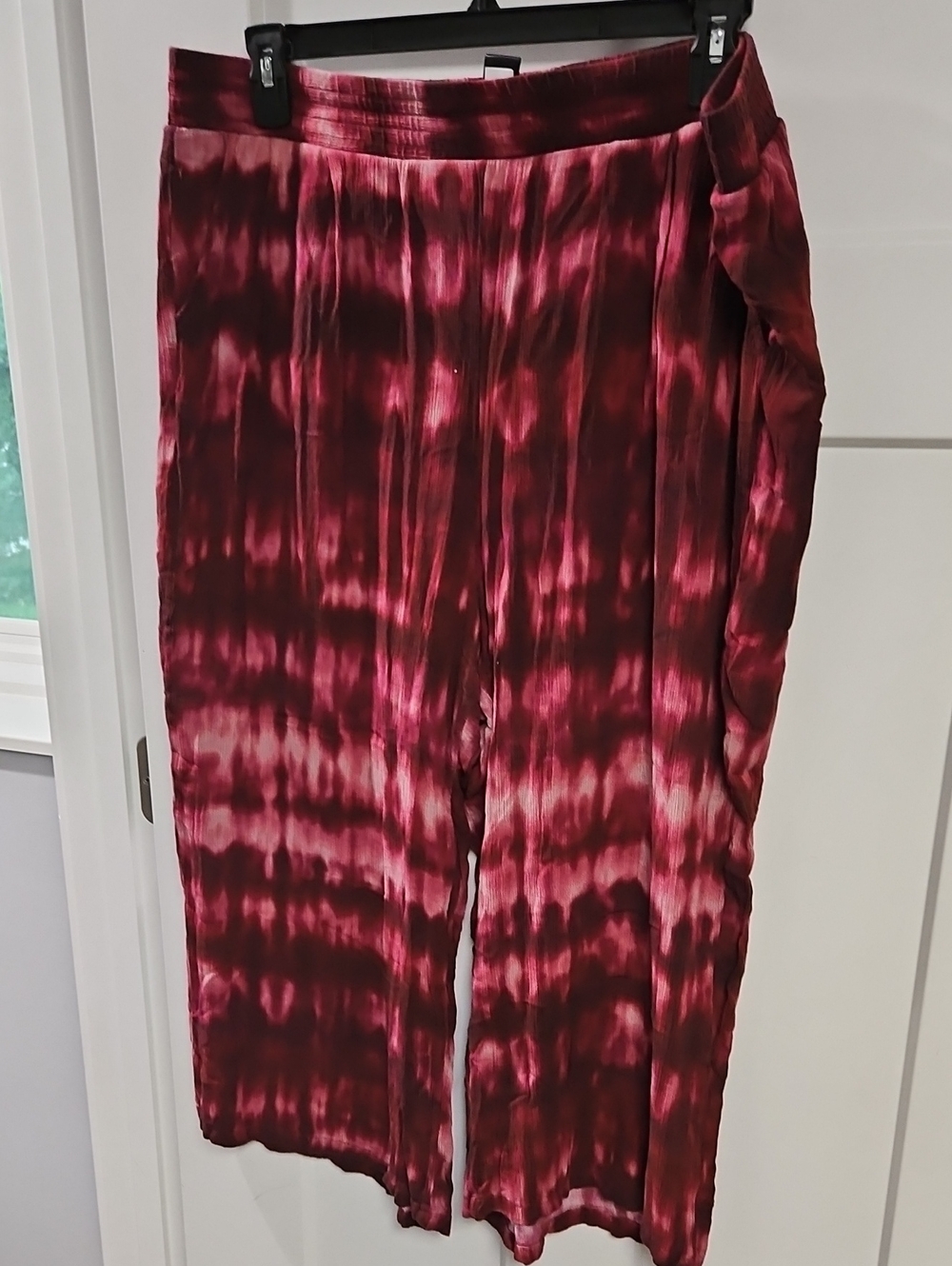 torrid Burgundy & Pink Tie-Dye Ankle Cropped Pants - Picture 1 of 3